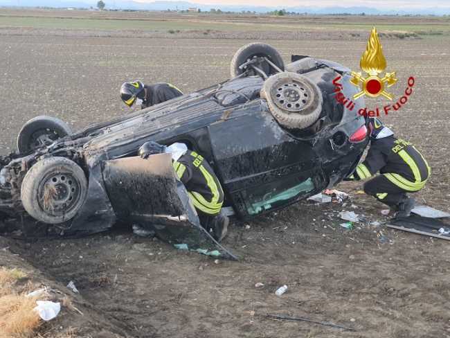 AUTO RIBALTATA