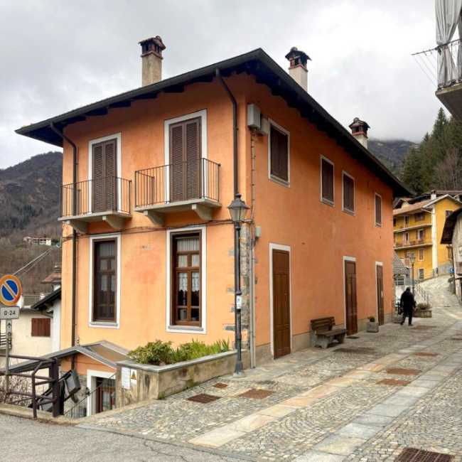VARALLO PITU CUPAL