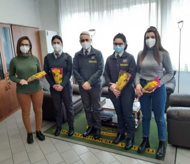 finanza vercelli donna