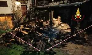 incendio legnaia rossa