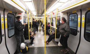 metropolitana covid mascherina