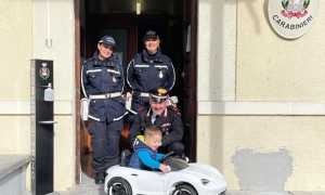 polizia locale auto bimbo