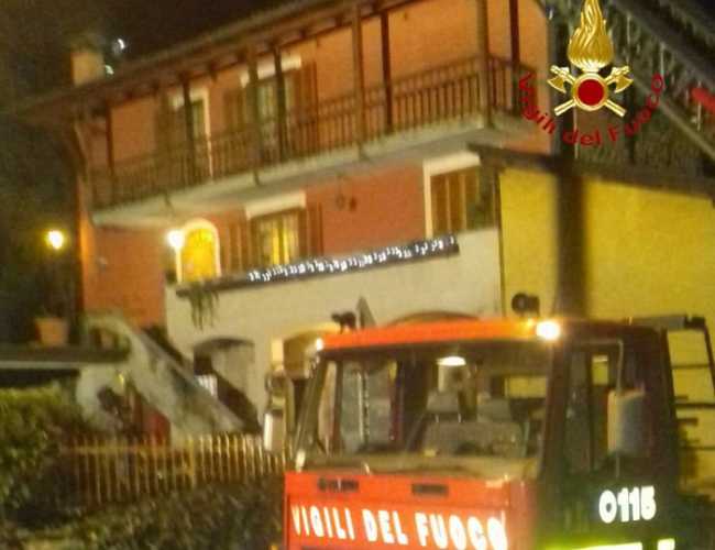 vigili del fuoco incendio casa varallo
