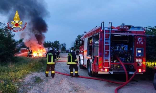 vigili del fuoco incendio generica