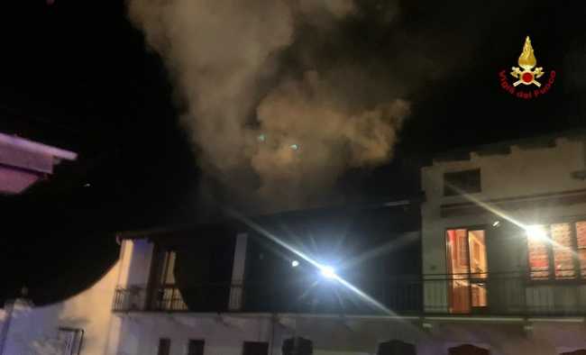 vigili del fuoco incendio santhia