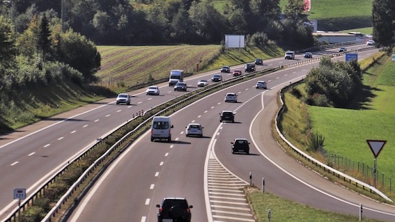 superstrada foto generica