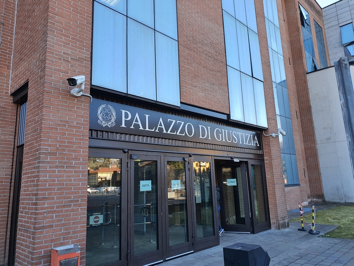 Offese all'avvocato dell'accusato di tentato sfregio, la solidarietà dei penalisti