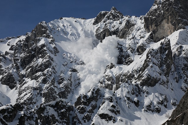 avalanche 4967568 640